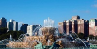 1600x813-Hilton-Chicago-in-background-of-fountain