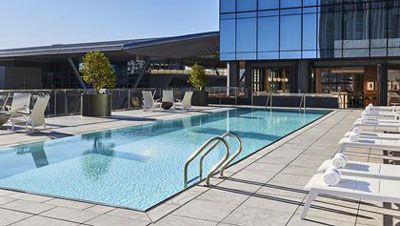 bossea-omni-boston-seaport-rooftop-pool